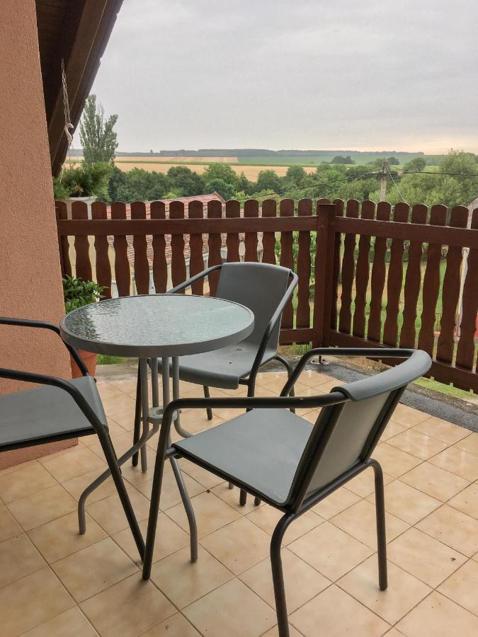 Baranya Apartman Áta Exterior foto